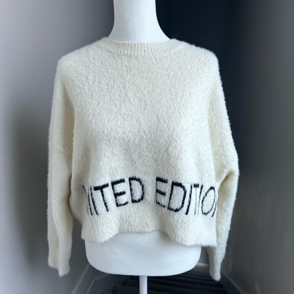 Adika Soft Fuzzy White Cropped "Limited Edition" Sweater Size XS/S - Picture 1 of 7